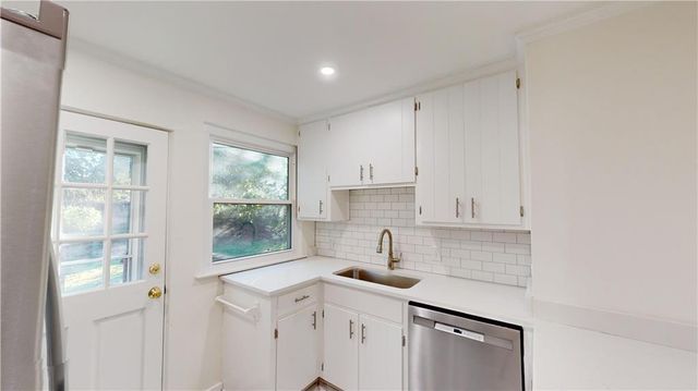 11 Princess Anne Road, Mobile, AL 36608