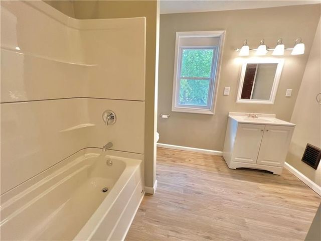 219 E Hillcrest Ave, New Castle, PA 16105