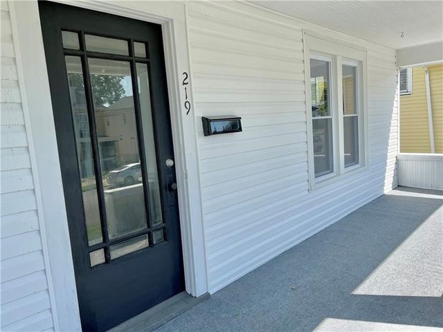 219 E Hillcrest Ave, New Castle, PA 16105