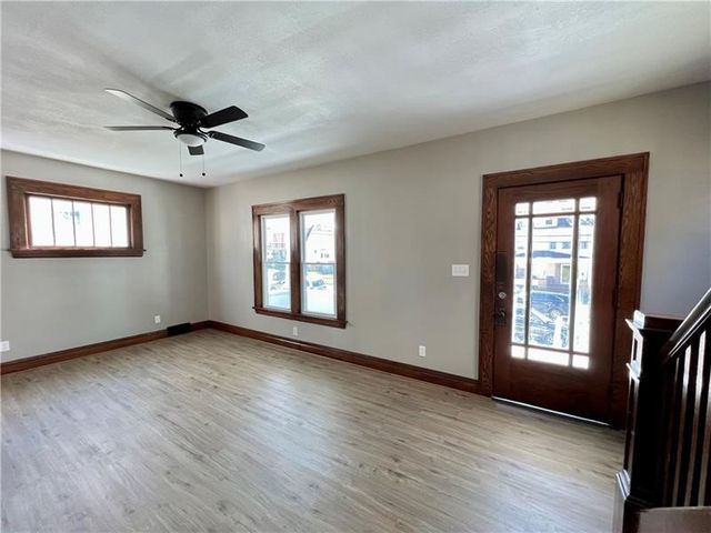 219 E Hillcrest Ave, New Castle, PA 16105