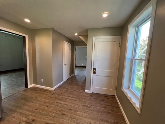 219 E Hillcrest Ave, New Castle, PA 16105