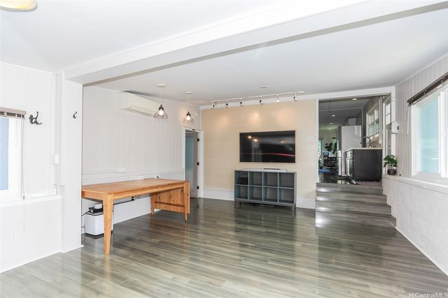 3305 E Manoa Road, Honolulu, HI 96822