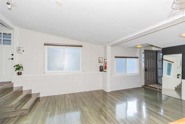 3305 E Manoa Road, Honolulu, HI 96822