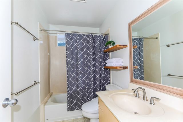 3305 E Manoa Road, Honolulu, HI 96822
