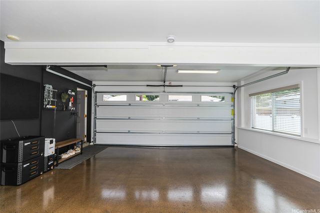 3305 E Manoa Road, Honolulu, HI 96822