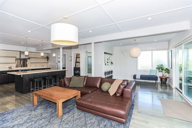 3305 E Manoa Road, Honolulu, HI 96822