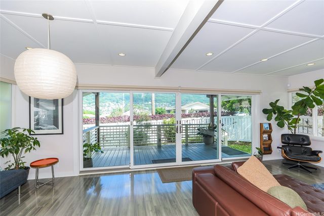 3305 E Manoa Road, Honolulu, HI 96822