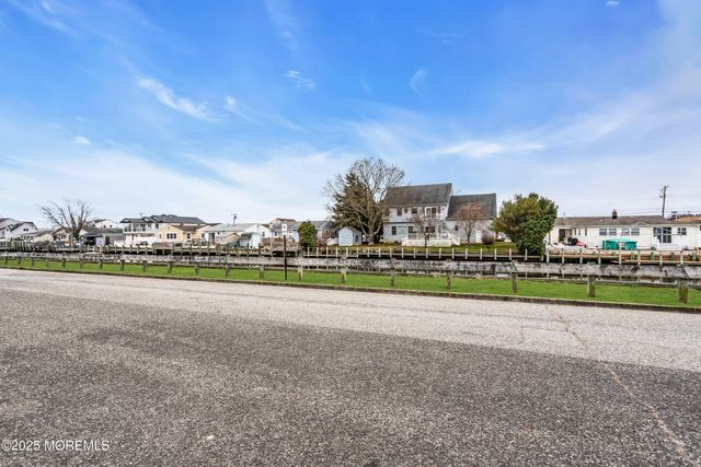 834 E Hickory Drive, Lanoka Harbor, NJ 08734