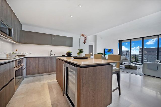 88 SW 7th St 1810, Miami, FL 33130