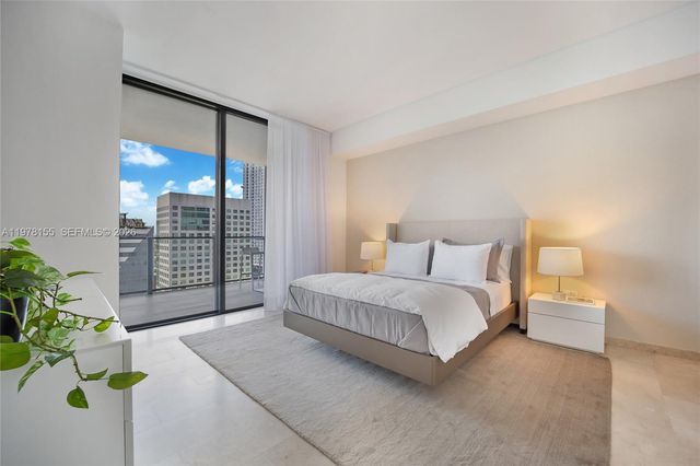 88 SW 7th St 1810, Miami, FL 33130