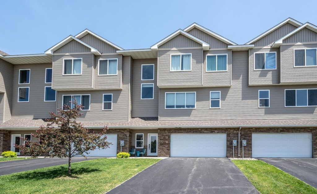 18603 Jonesboro Court, Lakeville, MN 55044