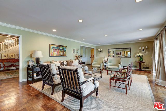 322 N June Street, Los Angeles, CA 90004