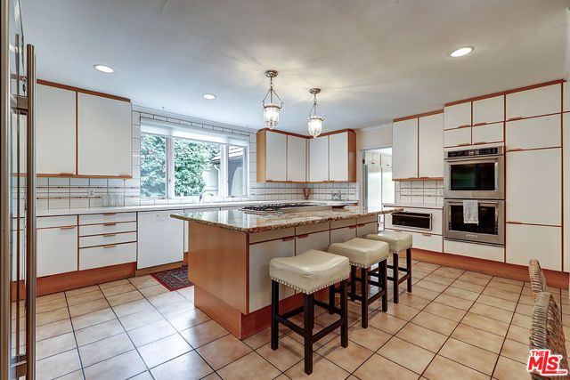 322 N June Street, Los Angeles, CA 90004