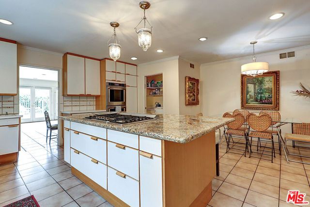 322 N June Street, Los Angeles, CA 90004