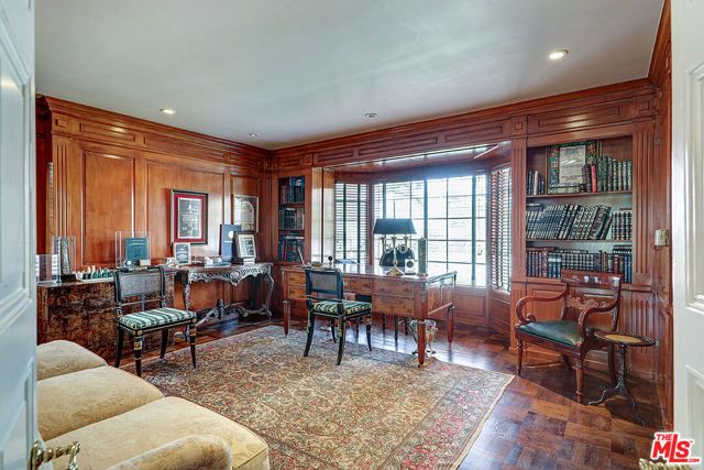 322 N June Street, Los Angeles, CA 90004