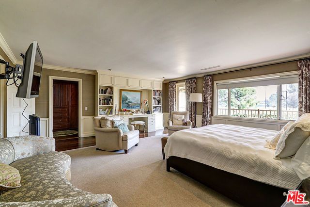 322 N June Street, Los Angeles, CA 90004