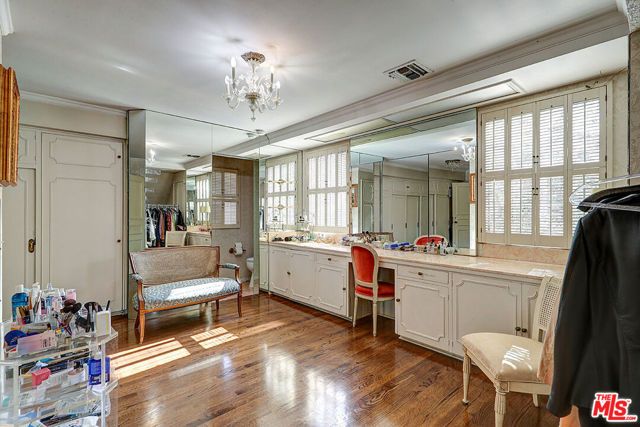 322 N June Street, Los Angeles, CA 90004