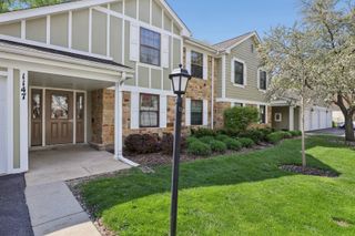 1147 Middlebury Lane A2, Wheeling, IL 60090