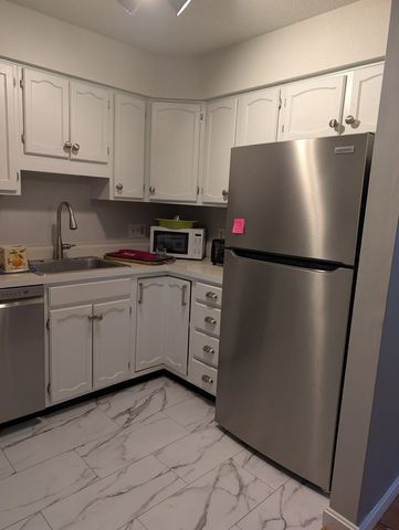 414 Springbrook Circle, Portsmouth, NH 03801