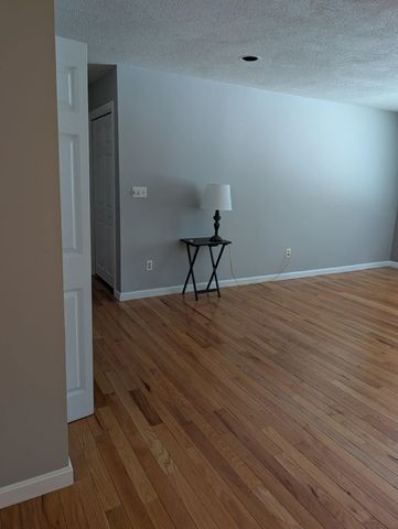 414 Springbrook Circle, Portsmouth, NH 03801