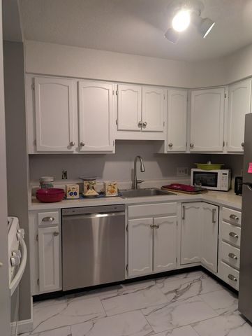 414 Springbrook Circle, Portsmouth, NH 03801