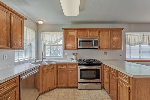 9749 E Shore Drive, Willis, TX 77318
