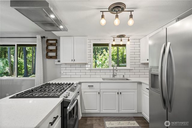 19101 58th Street E, Lake Tapps, WA 98391