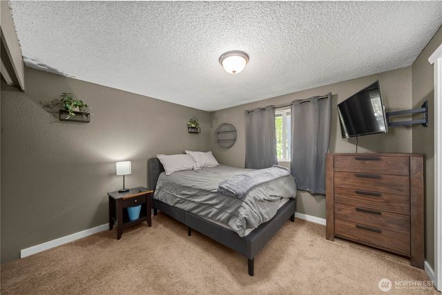 19101 58th Street E, Lake Tapps, WA 98391