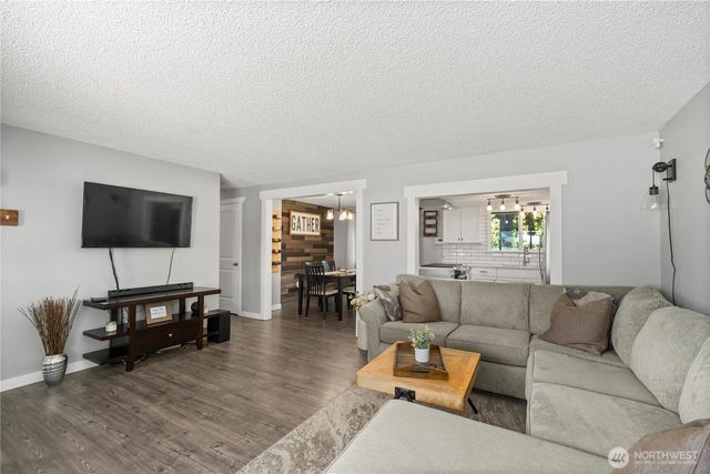 19101 58th Street E, Lake Tapps, WA 98391