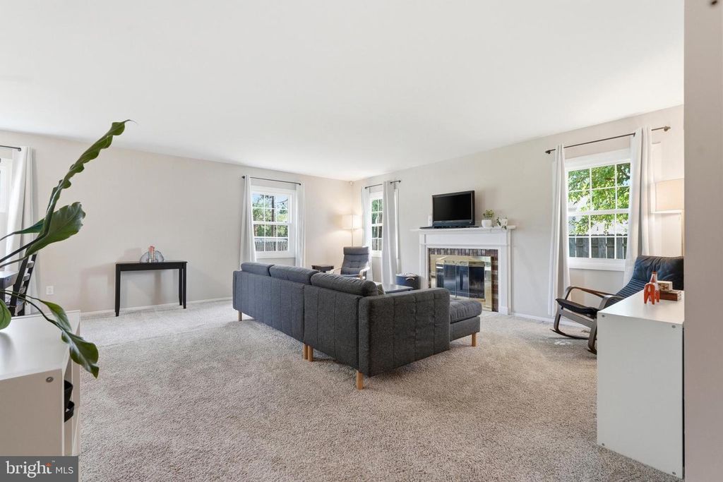 Image 10 of property listing at 3826 WINCHESTER LN, Bowie, MD 20715