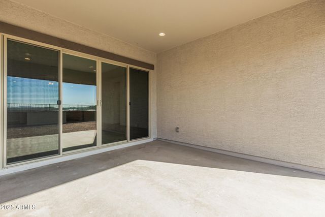 16961 W DESERT Lane, Goodyear, AZ 85338