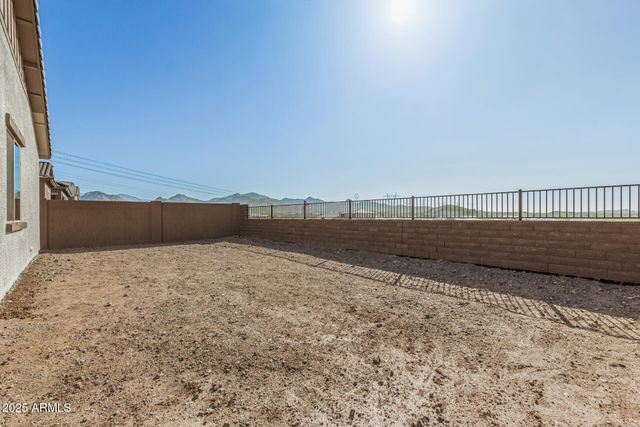 16961 W DESERT Lane, Goodyear, AZ 85338