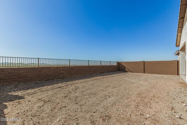 16961 W DESERT Lane, Goodyear, AZ 85338