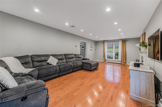 145 Walworth Avenue, White Plains, NY 10606