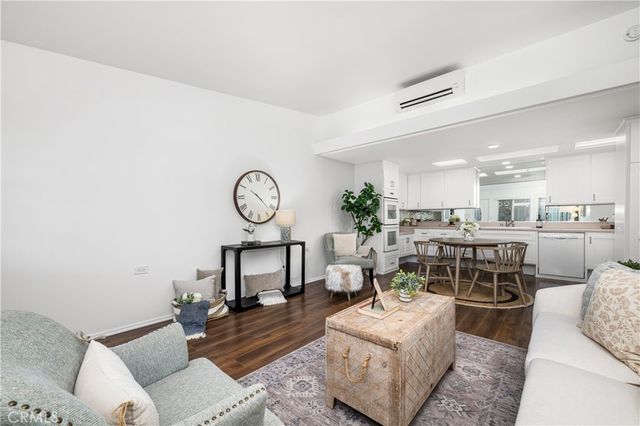 13790 Saint Andrews M-1 Drive 54J, Seal Beach, CA 90740