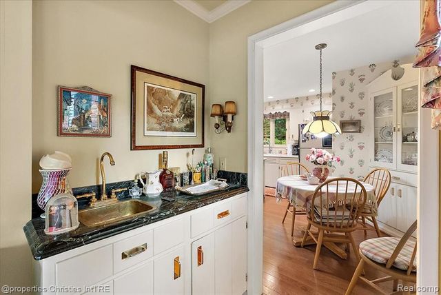 341 Westwood Drive, Bloomfield Hills, MI 48301