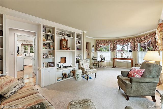 341 Westwood Drive, Bloomfield Hills, MI 48301