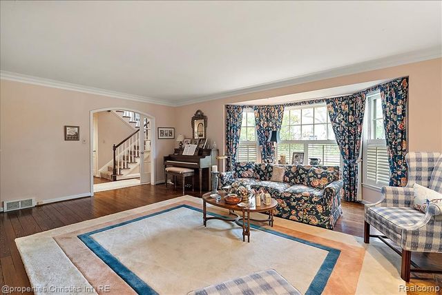 341 Westwood Drive, Bloomfield Hills, MI 48301