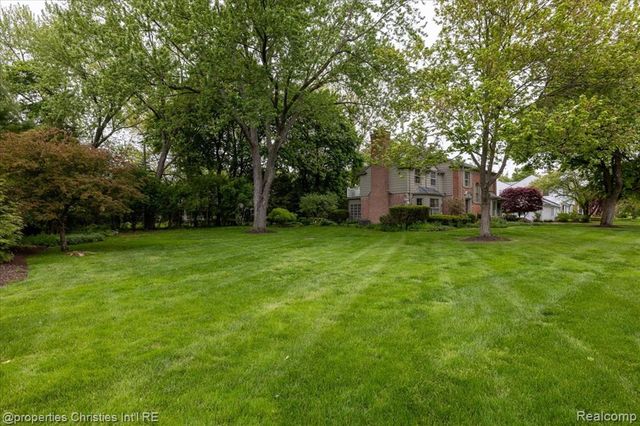 341 Westwood Drive, Bloomfield Hills, MI 48301