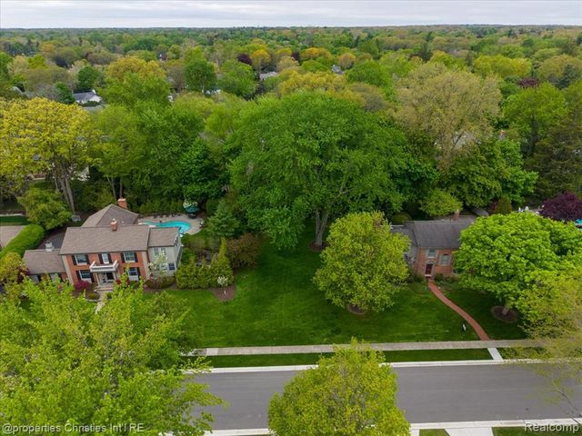 341 Westwood Drive, Bloomfield Hills, MI 48301