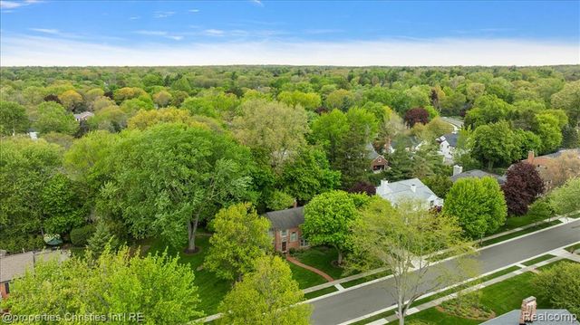 341 Westwood Drive, Bloomfield Hills, MI 48301