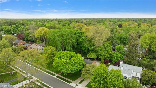 341 Westwood Drive, Bloomfield Hills, MI 48301