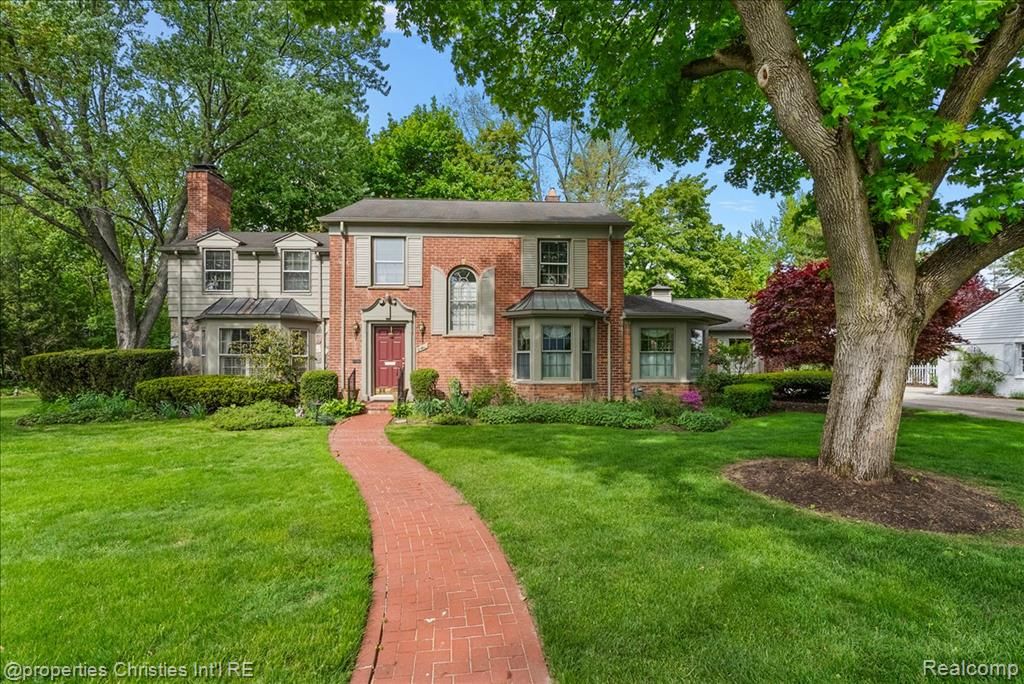 341 Westwood Drive, Bloomfield Hills, MI 48301