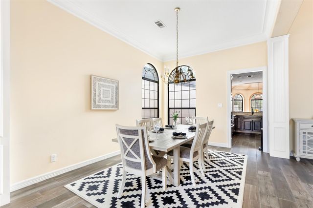 16 Kingwood Villas Court, Kingwood, TX 77339