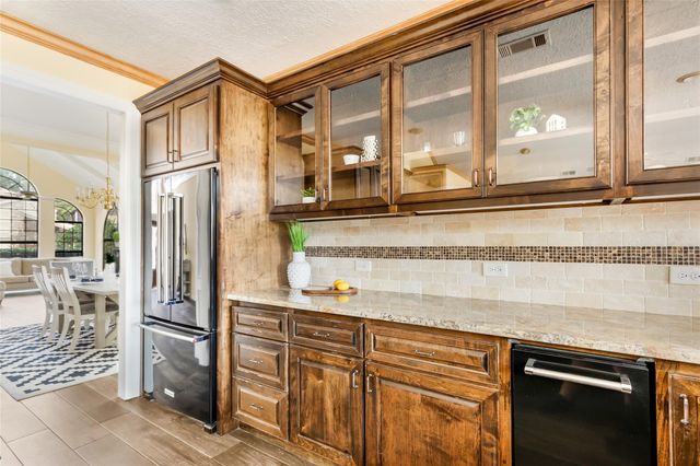 16 Kingwood Villas Court, Kingwood, TX 77339