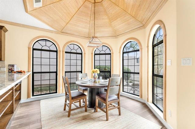 16 Kingwood Villas Court, Kingwood, TX 77339