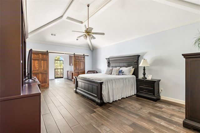 16 Kingwood Villas Court, Kingwood, TX 77339