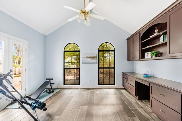 16 Kingwood Villas Court, Kingwood, TX 77339