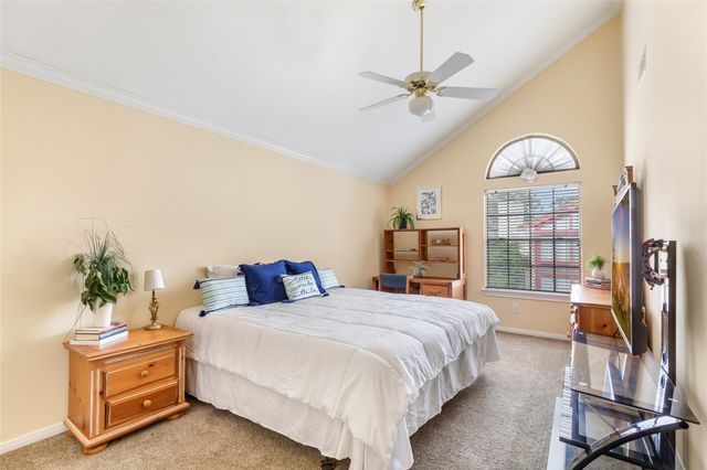 16 Kingwood Villas Court, Kingwood, TX 77339