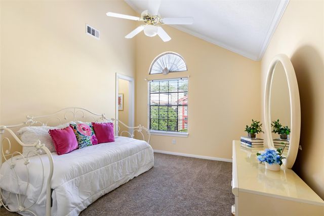 16 Kingwood Villas Court, Kingwood, TX 77339